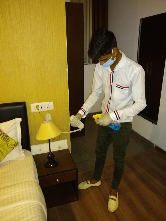 Airport Hotel Tashree New Delhi Exterior photo