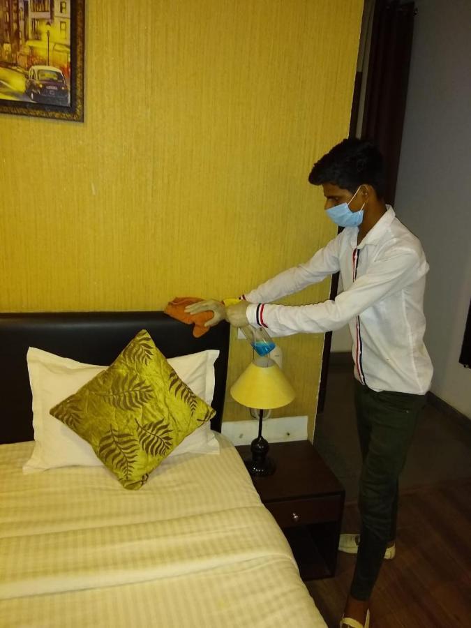 Airport Hotel Tashree New Delhi Exterior photo