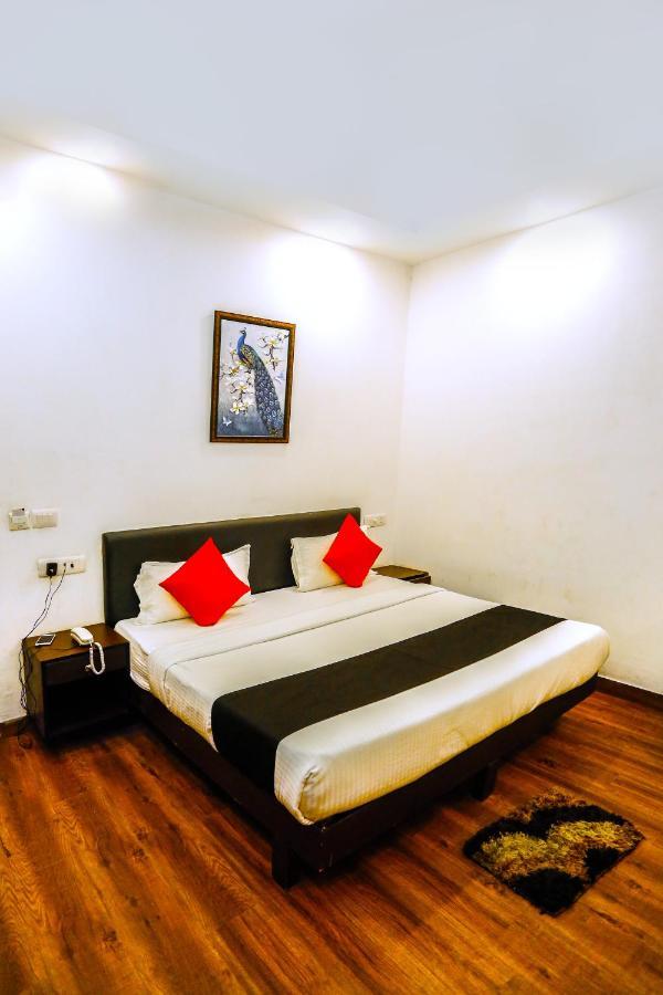 Airport Hotel Tashree New Delhi Exterior photo