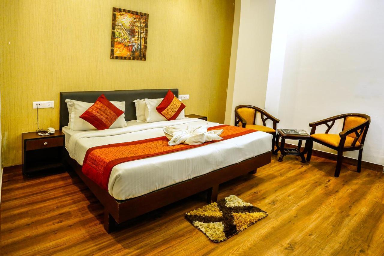 Airport Hotel Tashree New Delhi Exterior photo