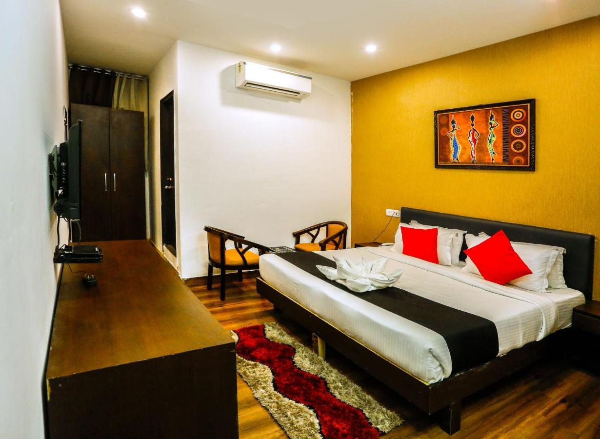 Airport Hotel Tashree New Delhi Exterior photo
