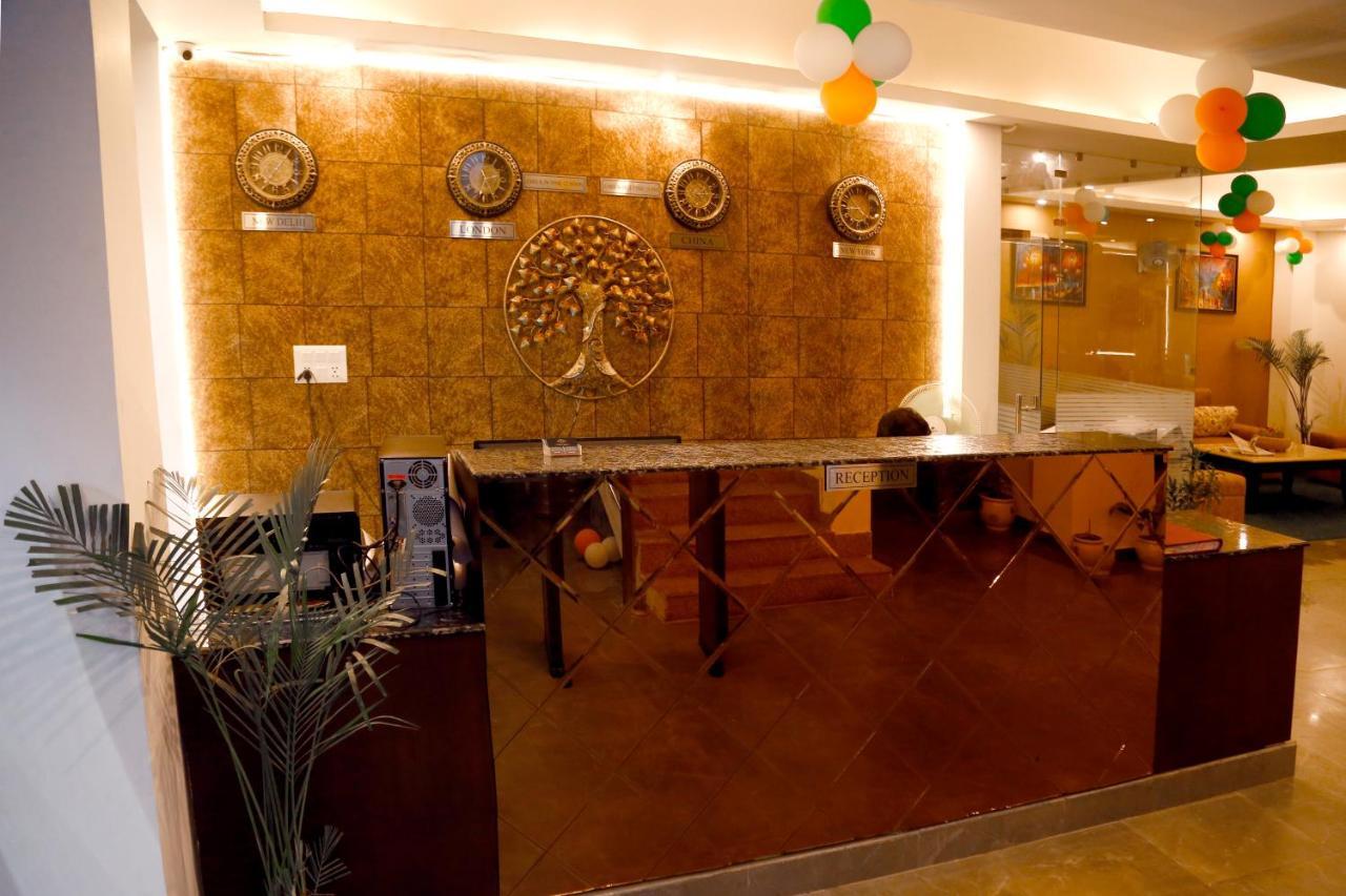 Airport Hotel Tashree New Delhi Exterior photo