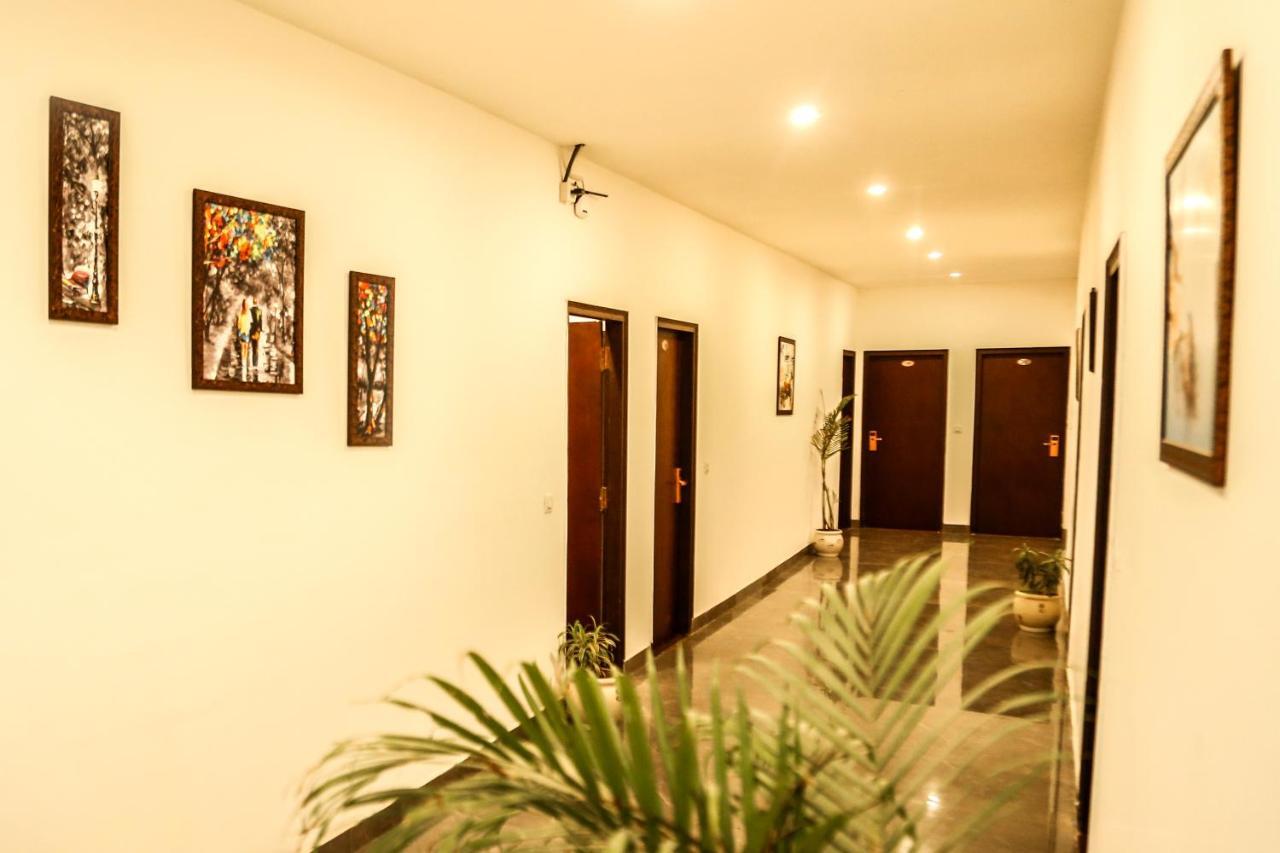 Airport Hotel Tashree New Delhi Exterior photo
