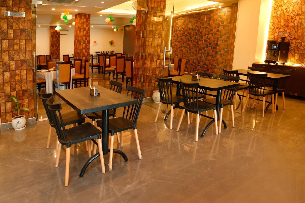 Airport Hotel Tashree New Delhi Exterior photo