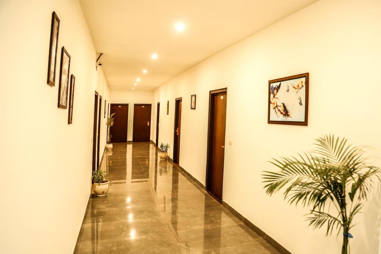 Airport Hotel Tashree New Delhi Exterior photo